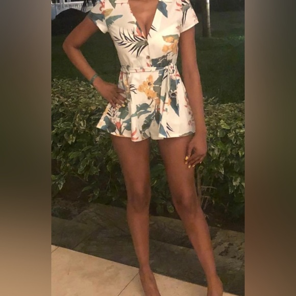 Flower romper - Picture 2 of 2